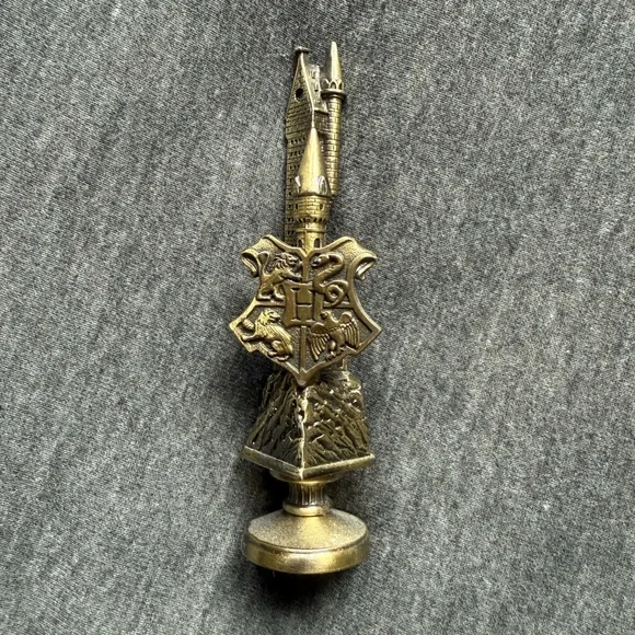 Harry Potter Hogwarts Gold Crest Wax Sealer - Picture 1 of 3